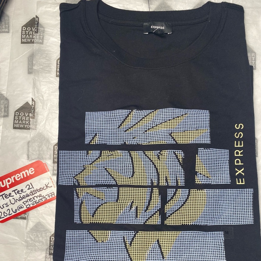 Express Mens Graphic Tees Size M (ALL 5 INCLUDED) BRAND NEW ! - Picture 6 of 6